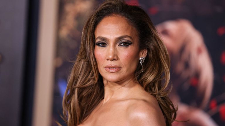 Jennifer Lopez Pokes Fun At Her Marriages During Las Vegas Residency Debut